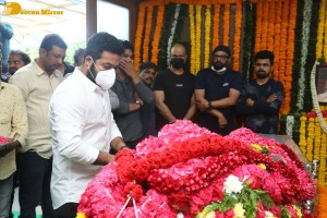 Mahesh Babu and Chiranjeevi and Junior NTR and Pawan Kalyan and Prabhas and others pay last respects to actor Krishnam Raju