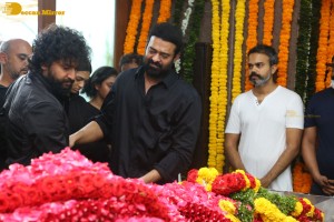 Mahesh Babu and Chiranjeevi and Junior NTR and Pawan Kalyan and Prabhas and others pay last respects to actor Krishnam Raju
