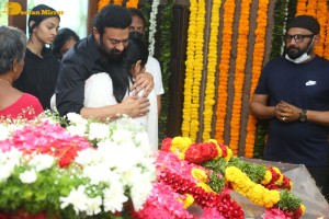 Mahesh Babu and Chiranjeevi and Junior NTR and Pawan Kalyan and Prabhas and others pay last respects to actor Krishnam Raju