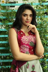 actress Krithi Shetty beautiful photoshoot