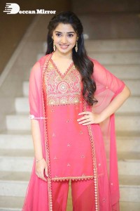 Telugu Actress Krithi Shetty