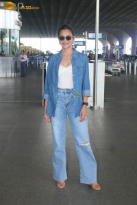 bollywood actress Kriti Kharbanda stylish in all denim wear