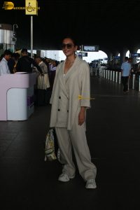 actress Kriti Kharbanda classy looks in white suit