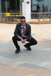 Kriti Sanon, Akshay Kumar and Vidya Balan promote Bachchan Pandey movie in Juhu, Mumbai