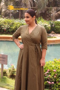 Kriti Sanon, Akshay Kumar and Vidya Balan promote Bachchan Pandey movie in Juhu, Mumbai