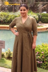 Kriti Sanon, Akshay Kumar and Vidya Balan promote Bachchan Pandey movie in Juhu, Mumbai