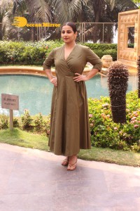 Kriti Sanon, Akshay Kumar and Vidya Balan promote Bachchan Pandey movie in Juhu, Mumbai