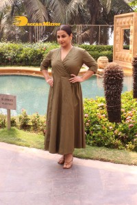 Kriti Sanon, Akshay Kumar and Vidya Balan promote Bachchan Pandey movie in Juhu, Mumbai