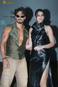 Tiger Shroff and Kriti Sanon on the sets of India’s Best Dancer