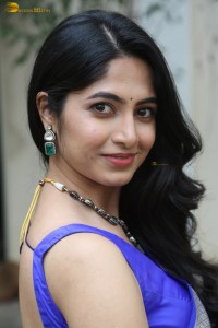 actress Kushee Ravi beautiful in a yellow saree