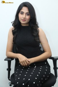 actress Kushee Ravi cute in black dress