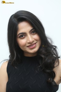 actress Kushee Ravi cute in black dress