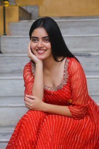 actress kushitha kallapu cute photo shoot in a red salwar