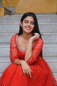 actress kushitha kallapu cute photo shoot in a red salwar