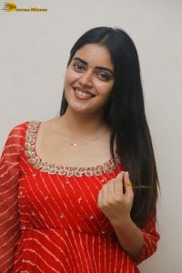 actress kushitha kallapu cute photo shoot in a red salwar