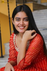 actress kushitha kallapu cute photo shoot in a red salwar