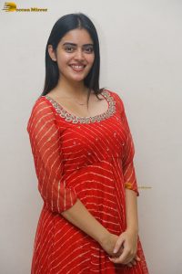 actress kushitha kallapu cute photo shoot in a red salwar