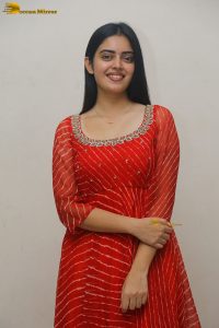 actress kushitha kallapu cute photo shoot in a red salwar