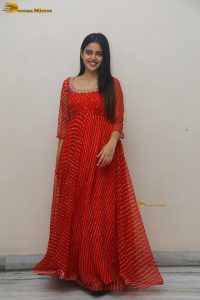 actress kushitha kallapu cute photo shoot in a red salwar
