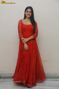 actress kushitha kallapu cute photo shoot in a red salwar