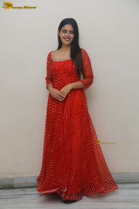 actress kushitha kallapu cute photo shoot in a red salwar
