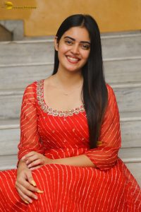 actress kushitha kallapu cute photo shoot in a red salwar
