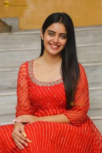 actress kushitha kallapu cute photo shoot in a red salwar