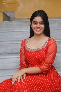 actress kushitha kallapu cute photo shoot in a red salwar
