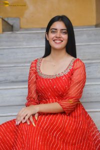 actress kushitha kallapu cute photo shoot in a red salwar