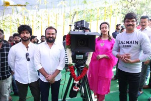 Lalithambika Productions No 1 Movie Launch attended by Ashok Galla, Jayadev Galla, Namrata Shirodkar and Venkatesh