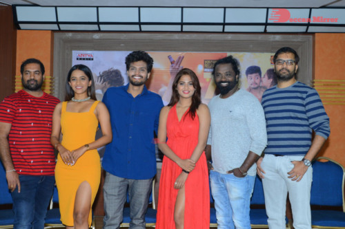 Stills from Telugu Movie Life Anubhavinchu Raja Meet the Press
