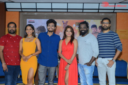 Stills from Telugu Movie Life Anubhavinchu Raja Meet the Press