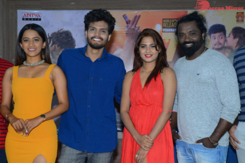 Stills from Telugu Movie Life Anubhavinchu Raja Meet the Press