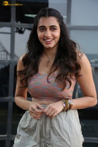 actress maanasa choudhary cute in a sleeveless top