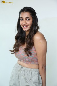 actress maanasa choudhary cute in a sleeveless top