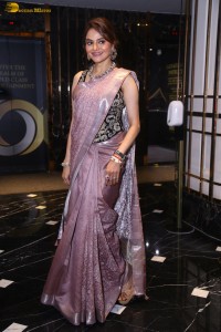 actress Madhubala beautiful looks in a shiny purple saree