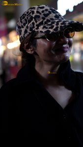 actress madhoo chic look at mumbai airport