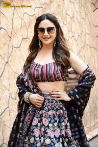 actress madhuri dixit gorgeous photo shoot