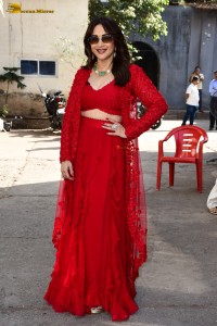 bollywood actress Madhuri Dixit hot looks in a red dress on the sets of dance deewane