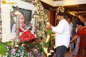 Actor Family and friends attend Mahesh Babu's mother Indira Devi's 11th day rituals