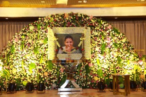 Actor Family and friends attend Mahesh Babu's mother Indira Devi's 11th day rituals