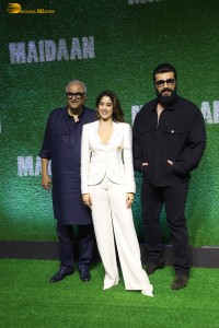 Maidaan Special Screening attended by Ajay Devgn, Priyamani, Janhvi Kapoor, Pooja Hegde, and others