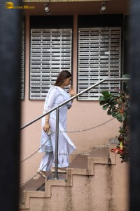 Bollywood actors including Arbaaz Khan, Arjun Kapoor, Karisma Kapoor, Kareena Kapoor, Sohail Khan express condolences to Malaika Arora for losing her father