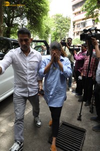 Bollywood actors including Arbaaz Khan, Arjun Kapoor, Karisma Kapoor, Kareena Kapoor, Sohail Khan express condolences to Malaika Arora for losing her father