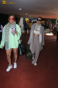 Sisters Malaika Arora and Amrita Arora spotted at mumbai Airport