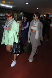 Sisters Malaika Arora and Amrita Arora spotted at mumbai Airport