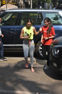 actress Malaika Arora sexy in gym attire