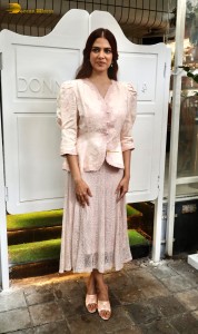 actress Malavika Mohanan dressed beautifully in pink