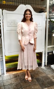 actress Malavika Mohanan dressed beautifully in pink