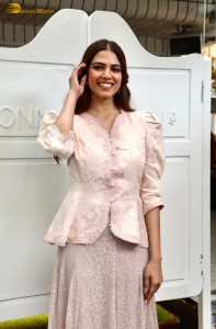 actress Malavika Mohanan dressed beautifully in pink